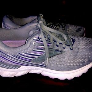 Brooks Adrenaline GTS-19 Women’s Sneakers Sz 8